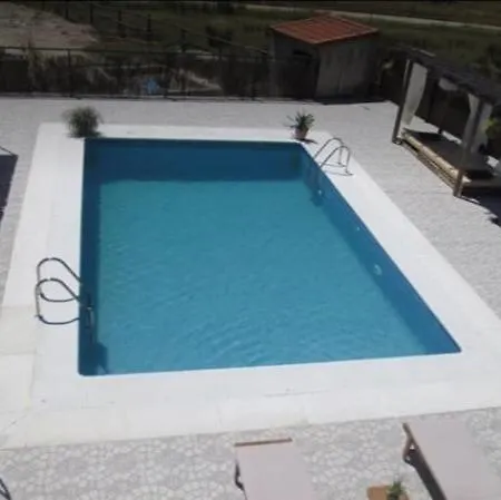 Chozos De La Dehesa 3* La Roca de la Sierra