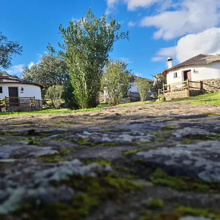 Chozos De La Dehesa La Roca de la Sierra