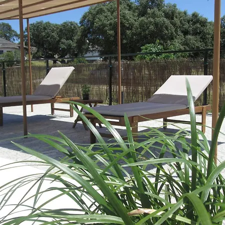 Chozos De La Dehesa Aparthotel