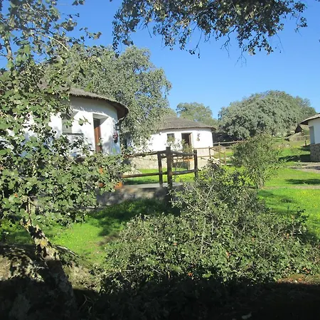 Chozos De La Dehesa 3* La Roca de la Sierra