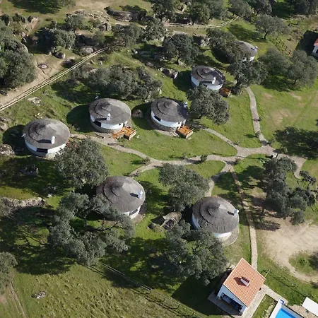 Chozos De La Dehesa 3* La Roca de la Sierra