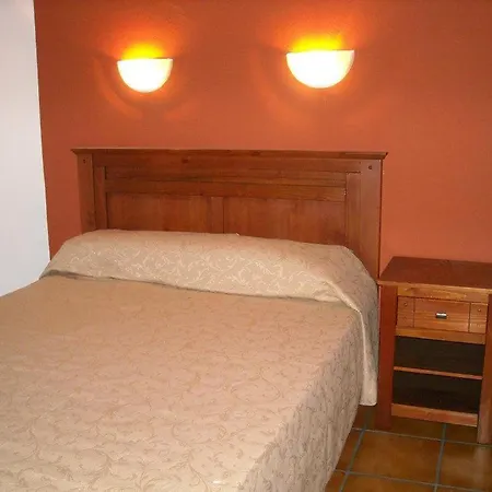 Chozos De La Dehesa 3* La Roca de la Sierra